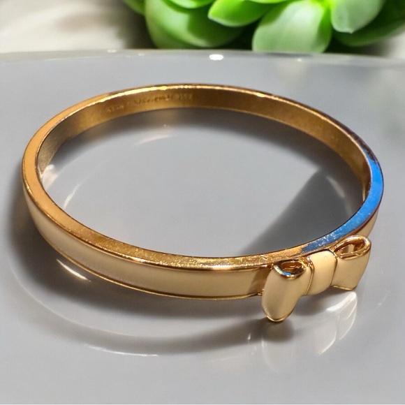 Kate Spade New York TAKE A BOW Gold & Cream CLASSIC Bangle Bracelet Stacking EUC - Picture 7 of 9